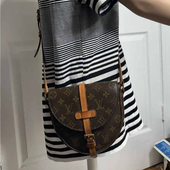 Louis Vuitton Crossbody Bag - Picture 7 of 10